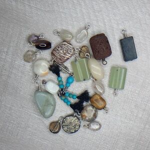 21pk Stone Pendants